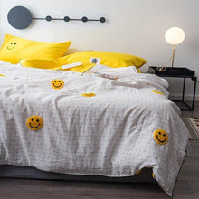 Load image into Gallery viewer, Fashion Strawberry Pineapple Bed Quilt